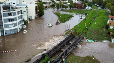 A una semana del temporal, Bahía Blanca se reconstruye a partir del reparto de donaciones