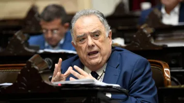 Valdés cruzó a Milei por su giro sobre Malvinas: "No hay lugar para la autodeterminación kelper"
