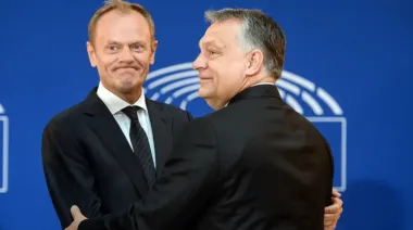 Viktor Orbán vs. Donald Tusk: la nueva grieta que divide el futuro de Europa
