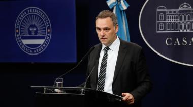 Baja histórica de YPF: el Gobierno destacó una reducción del 4% en los combustibles