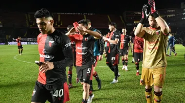 Colón de Santa Fe se hunde en la B Nacional y no encuentra salida