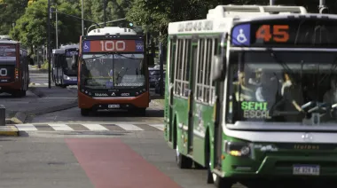 A contrarreloj, el Gobierno busca desactivar el paro de la UTA convocado para este martes