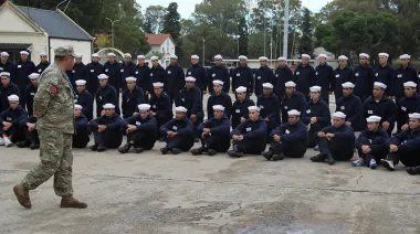 Procesan a seis miembros de la Armada por golpear a una marinera durante un entrenamiento