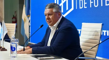 El presidente de AFA, Chiqui Tapia, saludó al nuevo Papa León XIV