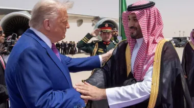 Trump inicia una ambiciosa gira por Medio Oriente: paz, presión a Irán y negocios multimillonarios