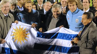 Nacional, Peñarol y Cerro despidieron con dolor a Pepe Mujica