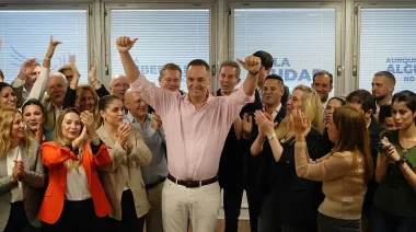 Adorni cierra campaña en Recoleta con la mira puesta en desplazar al PRO de la Ciudad