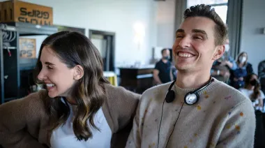 Demandan a Alison Brie y James Franco por supuesto plagio