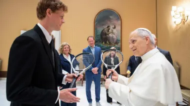 El tenista Jannik Sinner, el primer deportista que recibió el Papa León XIV