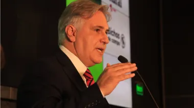 Córdoba quiere más corte en combustibles y una nueva ley para el sector