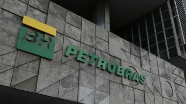Petroleros de Brasil amenazan con huelga nacional contra medidas de Petrobras