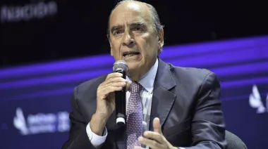 Francos explicó la demora en el anuncio por los "dólares del colchón"