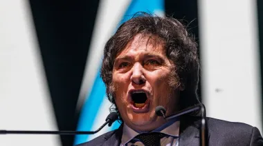 Javier Milei busca ahora “pintar de violeta” la Provincia y dijo que Macri está “grande”