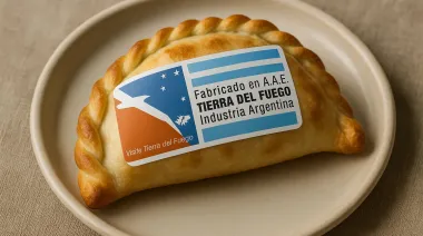 Empanadas, política y redes: el cruce entre Darín y Caputo que encendió el debate