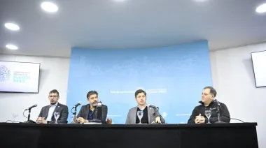 Kicillof anunció $2.000 millones para caminos rurales y reclamó fondos a Milei