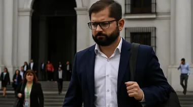 Chile: escándalo de licencias médicas falsas bajo el gobierno de Gabriel Boric