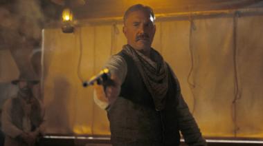 Demandaron a Kevin Costner por una escena de abuso