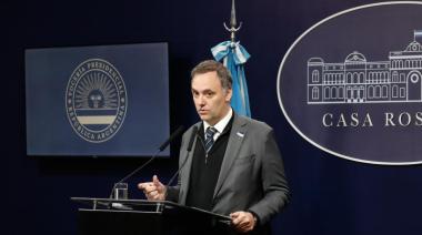 Dólares en el colchón: el Gobierno lanza un plan para “reparar” los controles