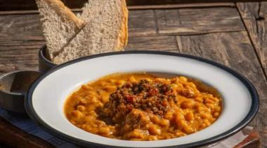 Más de 65 vecinos resultaron intoxicados tras un locro popular en La Rioja