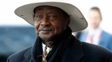 El hallazgo de oro en Uganda: ¿riqueza nacional o una nueva fuente para élite política?