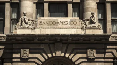 Remesas a México caen 12,1% y preocupan al equipo económico de Claudia Sheinbaum