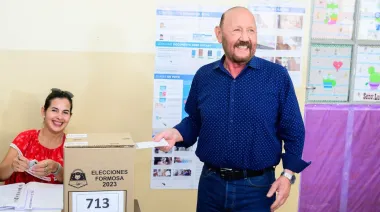Insfrán pide votar la “boleta azul completa” para asegurar triunfo del Frente de la Victoria