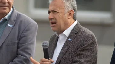 El PJ de Mendoza apuró a Cornejo por el desdoblamiento: "Que deje de jugar a su Tatetí partidario"