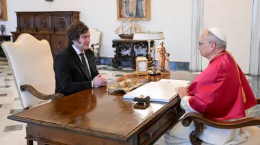 Milei se reunió con León XIV en el Vaticano y el Papa confirmó su visita a la Argentina