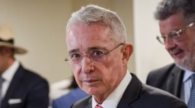 Colombia: Álvaro Uribe denuncia amenaza de atentado y exige acción inmediata del gobierno