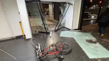 Ataque a los estudios de TN y Canal 13: encapuchados irrumpieron y causaron destrozos