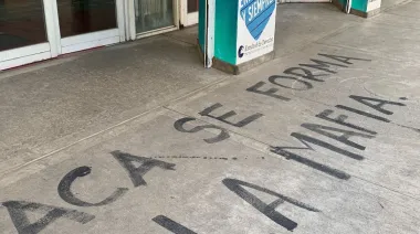"Acá se forma la mafia": polémica pintada contra la Facultad de Derecho de Mar del Plata