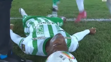 Impactante: un jugador en Colombia se desplomó en pleno partido