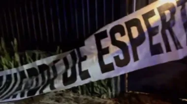 Escracharon la casa de José Luis Espert y dejaron excremento animal
