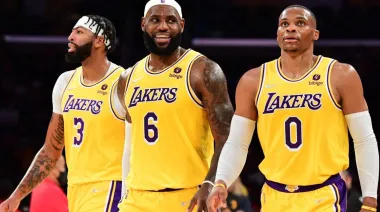 El fin de una era en la NBA: la familia Buss vendió los Lakers por una impactante cifra