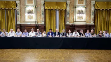 Intendentes del PJ se mueven en las sombras para evitar una ruptura en la Provincia