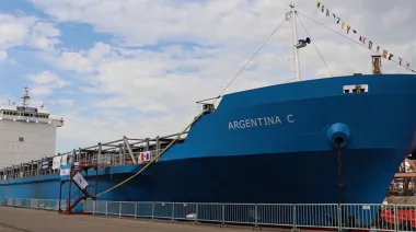 Preocupación en Defensur por exclusión de cadetes mercantes de la jura de la bandera