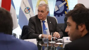 Jaldo bajó el tono y valoró la presencia de funcionarios de Milei en la reunión de los gobernadores