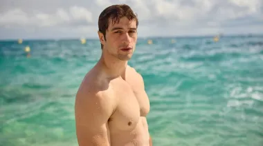 Furor por Agustín Della Corte, el uruguayo que triunfa en Olympo