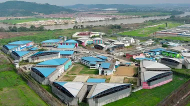 Ecuador traslada a 26 presos peligrosos desde Guayaquil en medio de ola de fugas