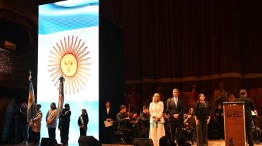 CABA: más de 1.000 alumnos prometieron Lealtad a la Bandera en el Teatro Colón