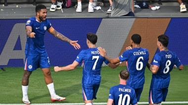 Con tormenta eléctrica y una ráfaga de goles, el Chelsea le ganó a Benfica
