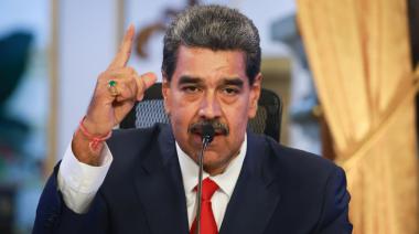 Venezuela somete al sector privado tras fracaso petrolero y el golpe de Estados Unidos