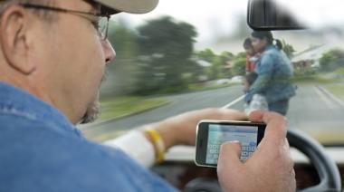 Distracción al volante: el celular como la principal causa de siniestros viales