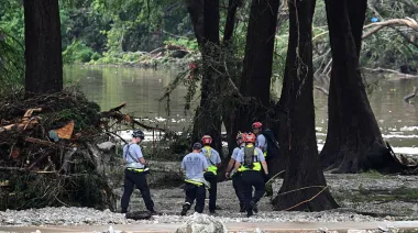 Texas llora más de 75 muertos por inundaciones mientras Donald Trump prepara visita