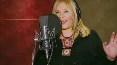 Una conductora de TV y cantante encabezará la lista de Rolando Figueroa en Neuquén