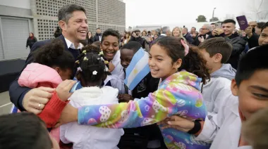 Kicillof: "Nuestro pueblo no va a permitir que vengan a destruir las escuelas y los hospitales"