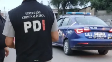 Una nena de 13 años jugaba en el patio de su casa y fue herida por una bala perdida 