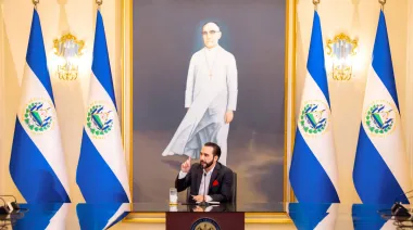 Maduro apunta a Bukele por CECOT: el trasfondo político de las denuncias