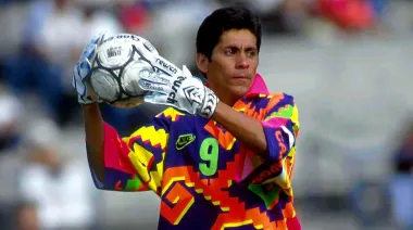 Los buzos de arquero que revolucionaron el fútbol en los años 90