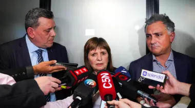 Escándalo en la Bonaerense: desplazaron a 24 policías por militar para Bondarenko de LLA